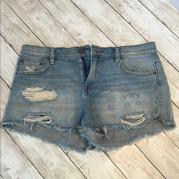 URBAN OUTFITTERS BDG Denim Distressed Boyfriend shorts Women's  28 Low rise - Picture 1 of 8